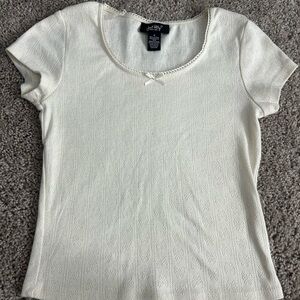 Creme Top with bow 🍦